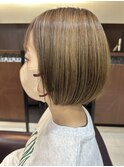 丸みボブ シークレットハイライト パールグレージュ