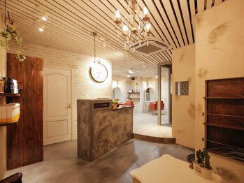 アトリエルタン(atelier Le Temps)の写真/【泉大津3分】アンティーク調の店内が◎非日常な空間でゆったり寛げる上質なサロンタイムをお届け♪