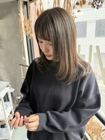 リュッカ(Lyuck)&nbsp;【MANA】透け感オリーブベージュ☆軽さがポイント！レイヤー