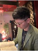 本が似合う大人の男ヘアー