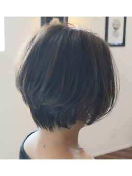 ウィスカーヘアー(whisker hair) グレージュハンサム
