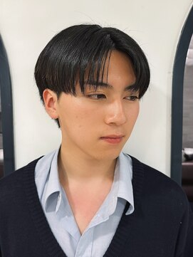 リタ(Lita) センターパート　ニュアンスパーマ　カルマパーマ