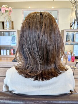 アンティ ブランシェ(an-t BRANCHE) 外はねロブヘア