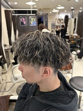 プランタン フォー ヘアー(printemps FOR HAIR) 刈り上げマッシュ/波巻きパーマ/ハイライトカラー