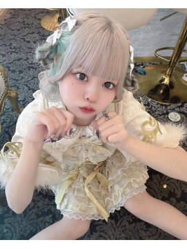 ドットハリス(.Hallis) ハイトーン/ホワイトシルバー/ボブ/髪質改善