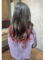 ヲタクに美容室は難しい。 はっきり発色！巻いて可愛いインナーカラー！