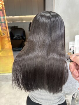 ロンドルーチェ 心斎橋(Lond luce) ダークアッシュ/ミディアムレイヤーカット［髪質改善/縮毛矯正］