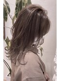 #アッシュベージュ #ミディアムレイヤー　#20代 #30代