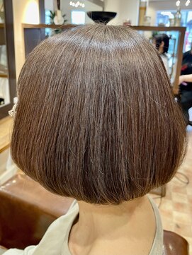 アイニ 河内小阪店(aini) 白髪ぼかしカラー白髪ぼかしハイライト大人ショート30、40、50代