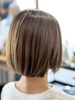 ヘアーデザイン ピニック(hair design P2C)&nbsp;タイトなシルエットにくすみグリーンが映える