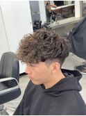 スペインカール　フェード　メンズパーマ　海外風