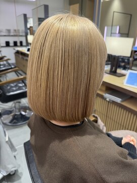 アース 新庄店(EARTH) ブロンド切りっぱなしボブ