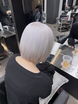 ユーザ(YUZA)&nbsp;ホワイトブロンド