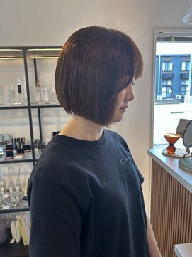 クララジャパン ナベシマ(CLALA JAPAN Nabeshima) ボブ　ミルクティーベージュ　艶髪　髪質改善カラー　ショート
