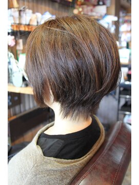 オーバーキャプテンネイキッド(OVER CAPTAIN NAKED) 骨格補正＊ボリューミーラウンドショート