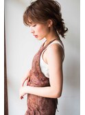 パパッとアレンジ：ショートゆる編み下ろしまとめヘア
