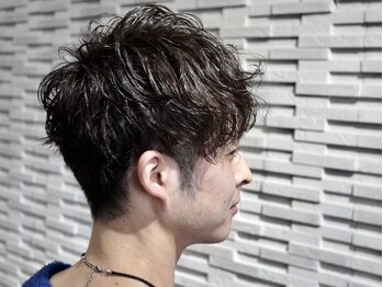 ヘアークルーフロムオー(hair crew From-O)の写真/高いデザイン力でMen'sの魅力を最大限に引き出すhair crew from-O。周りと差がつくカッコ良さを提供！