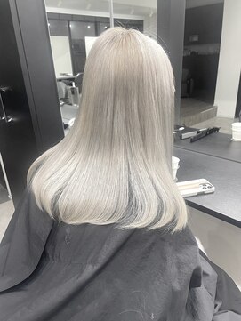 アルマバイロサ(ALMA by ROSA) ホワイトカラー/担当rui