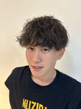 フォルテ 草薙店 ウルフ アッシュブラック カルマパーマ ベリーショート