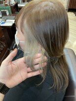 キャラ 池袋本店(CHARA)&nbsp;ホワイトグレージュインナーカラー×セミロングウルフ【大村】