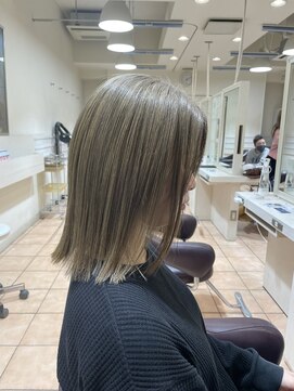 バサ 久米川店(BASSA) ミディアムボブ/質感再整カラー