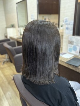 グース 志木(gooth) ミディアム切りっぱなしボブ