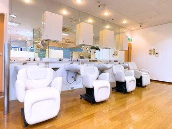 ボン 南千里店(bon)の写真/【阪急南千里3分】《カット＋ヘッドスパ（30分）8,250円》疲れを癒す極上のヘッドスパを是非☆