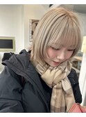ウルフカット/ペールブロンド