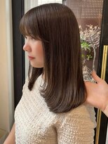 ローネス(LONESS)&nbsp;まとまるミディアムレイヤーと赤みの無いオリーブベージュ