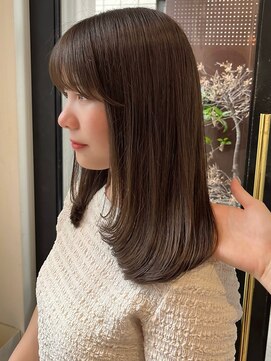 ローネス(LONESS) まとまるミディアムレイヤーと赤みの無いオリーブベージュ