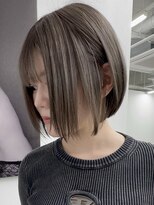 ビーシャンス(B.Chance)&nbsp;【ブリーチメンテナンス】明るいけど暗い中明度グレージュカラー