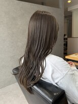 フー(feu)&nbsp;透け感グレージュ。