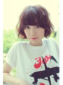 ちょっぴりモードなカジュアルボブ