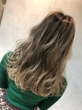 ジーナ(XENA) ハニーブロンドグラデーション