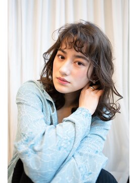 マグノリア オモテサンドウ(MAGNOLiA Omotesando) 顔周りが決め手！軽やかウェーブエアリーミディ