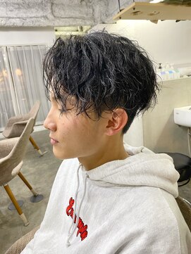 エイル 北堀江(Eir) 【センターパートツイストスパイラルパーマ】