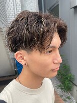 クオル 立川(QOL)&nbsp;ツイストスパイラルパーマセンターパートツーブロック刈り上げ