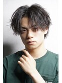 縦落ち黒髪ツイストスパイラルセンターパート