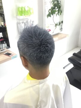 スタジオゼロ(studiozero) 白髪グレーヘアを活かした大人coolカラー