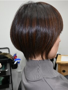 ナクレヘアー(nacure hair) 襟周りスッキリくびれショート/ステップボーンカット