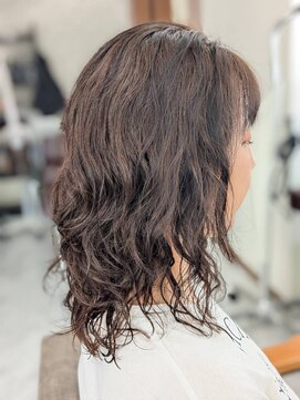 ソル(sol) ミディアムレイヤーのパーマスタイル