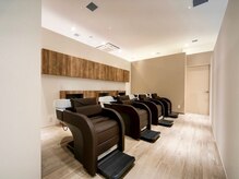 スピンヘア SOCOLA塚口店(Spin hair)の雰囲気（リラックスのできるシャンプー台[白髪染め/リタッチ/ハイライト]）