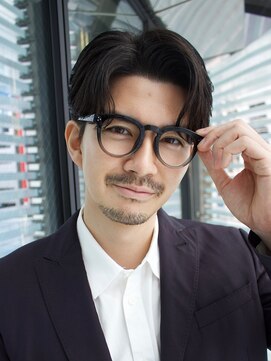 ミンクス ギンザ セントラル(MINX ginza central) フェザーパーマ×刈り上げセンターパート