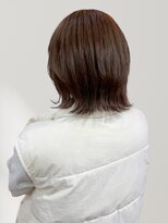 ヘアーメイク グロー(hair make grow)&nbsp;ウルフカット グレージュカラー 透明感カラー 外ハネボブ 20代