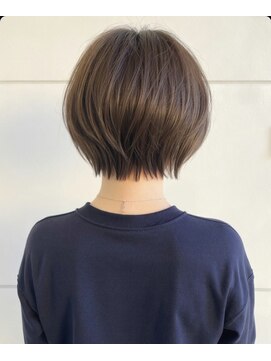 ドアーズ(Door's) 30代40代ショート白髪染めグレイカラーボブ艶栄名駅伏見丸の内