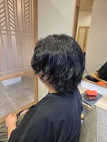 ミリ 国分寺(Mili)&nbsp;ウルフショート&スパイラルパーマ&ブルーブラックカラー