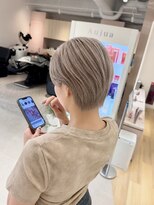 リシェイルノイ(RICHAIR.NEU)&nbsp;ジススタイル☆ショートレイヤー×シルバーグレージュ
