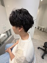 ネリ(NERi)&nbsp;韓国風シャドウパーマ×メンズショート