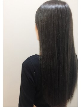 ヨロ(YoLo.) サラツヤエヌドットカラー 担当:藤原