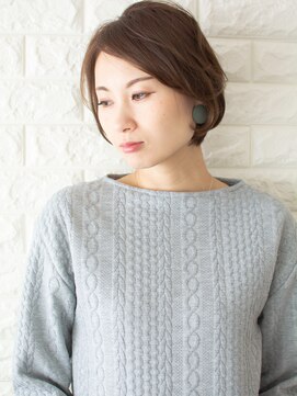 ノイン(noine) 大ぶりのアクセサリーはマストバイ